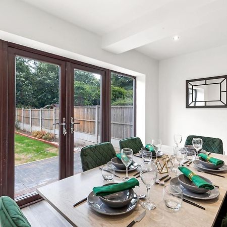 Walsall - 4 Bedroom House, Wi-Fi, Garden , Sleeps 8 - Jrr Stays Bescot Extérieur photo