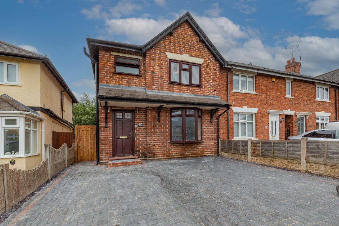 Walsall - 4 Bedroom House, Wi-Fi, Garden , Sleeps 8 - Jrr Stays Bescot Extérieur photo