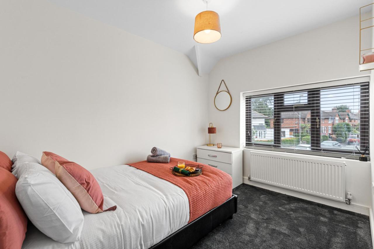 Walsall - 4 Bedroom House, Wi-Fi, Garden , Sleeps 8 - Jrr Stays Bescot Extérieur photo