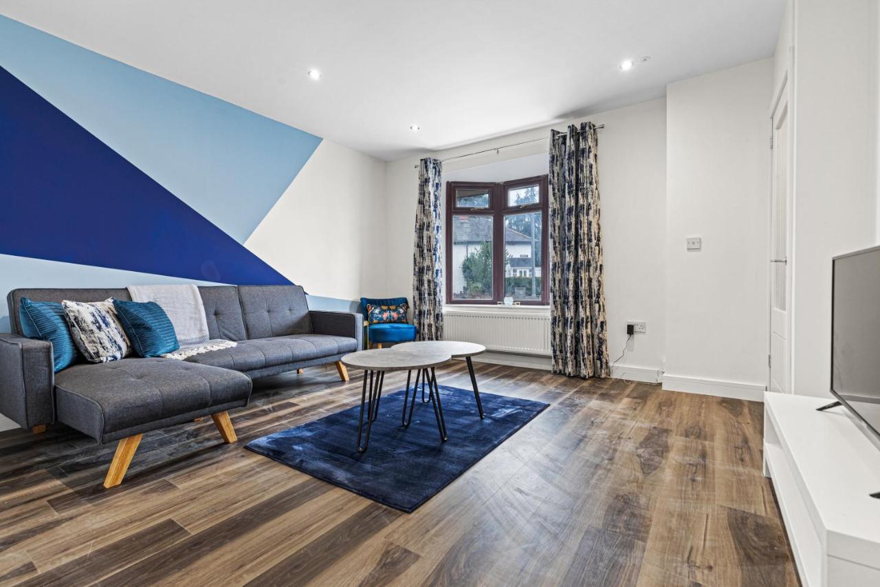 Walsall - 4 Bedroom House, Wi-Fi, Garden , Sleeps 8 - Jrr Stays Bescot Extérieur photo